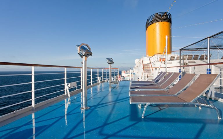 Nave + Hotel Marina Manna Hotel & Club Village